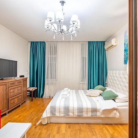 Just Another Comfy Apartment On The Main Squere. 2 Bedrooms, Own Heating, Ac Львов Экстерьер фото
