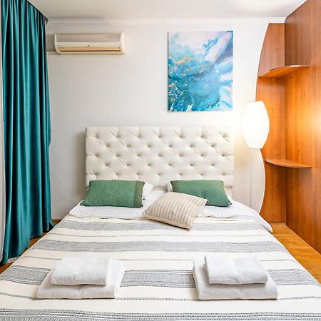 Just Another Comfy Apartment On The Main Squere. 2 Bedrooms, Own Heating, Ac Львов Экстерьер фото
