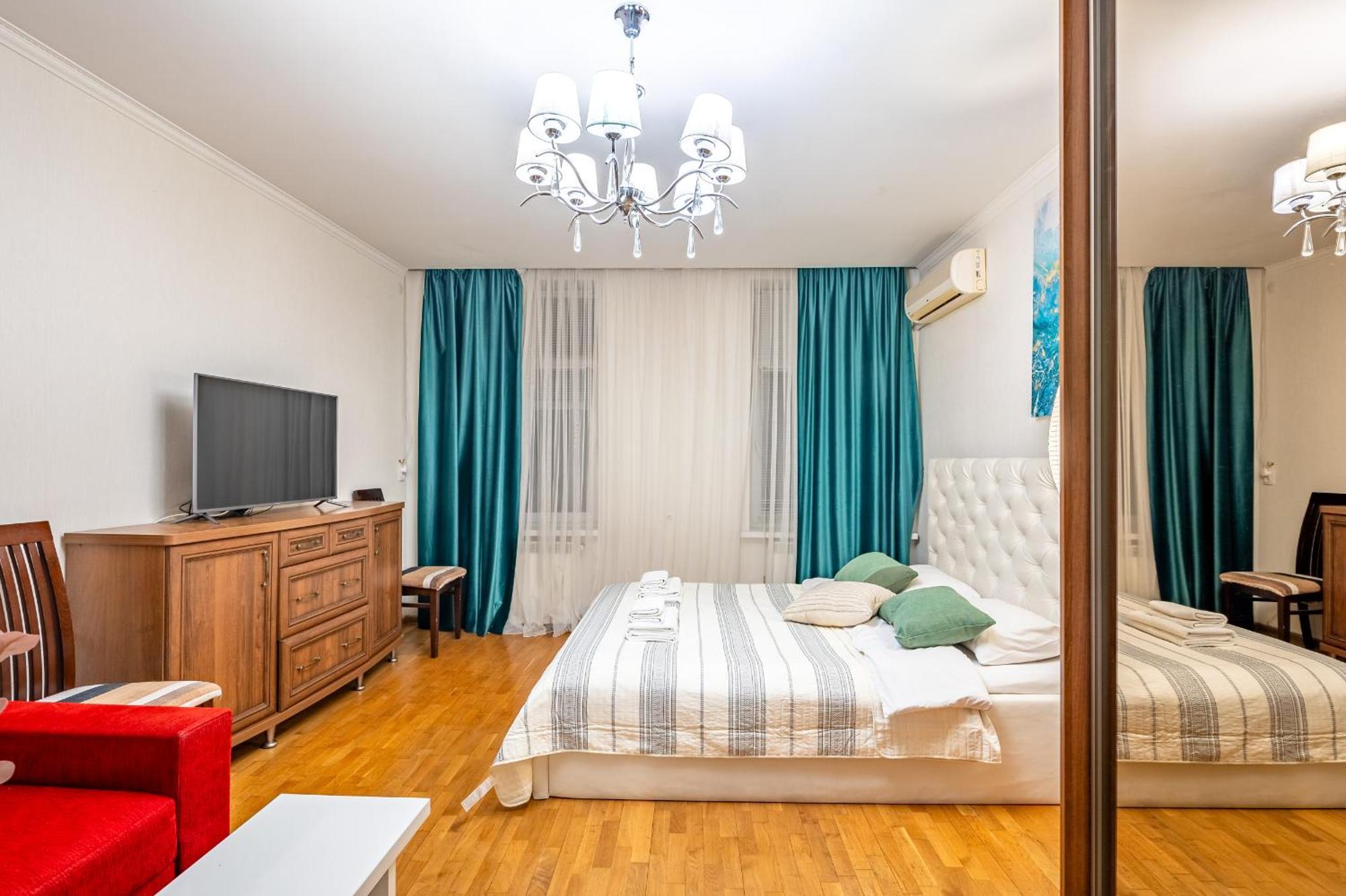 Just Another Comfy Apartment On The Main Squere. 2 Bedrooms, Own Heating, Ac Львов Экстерьер фото