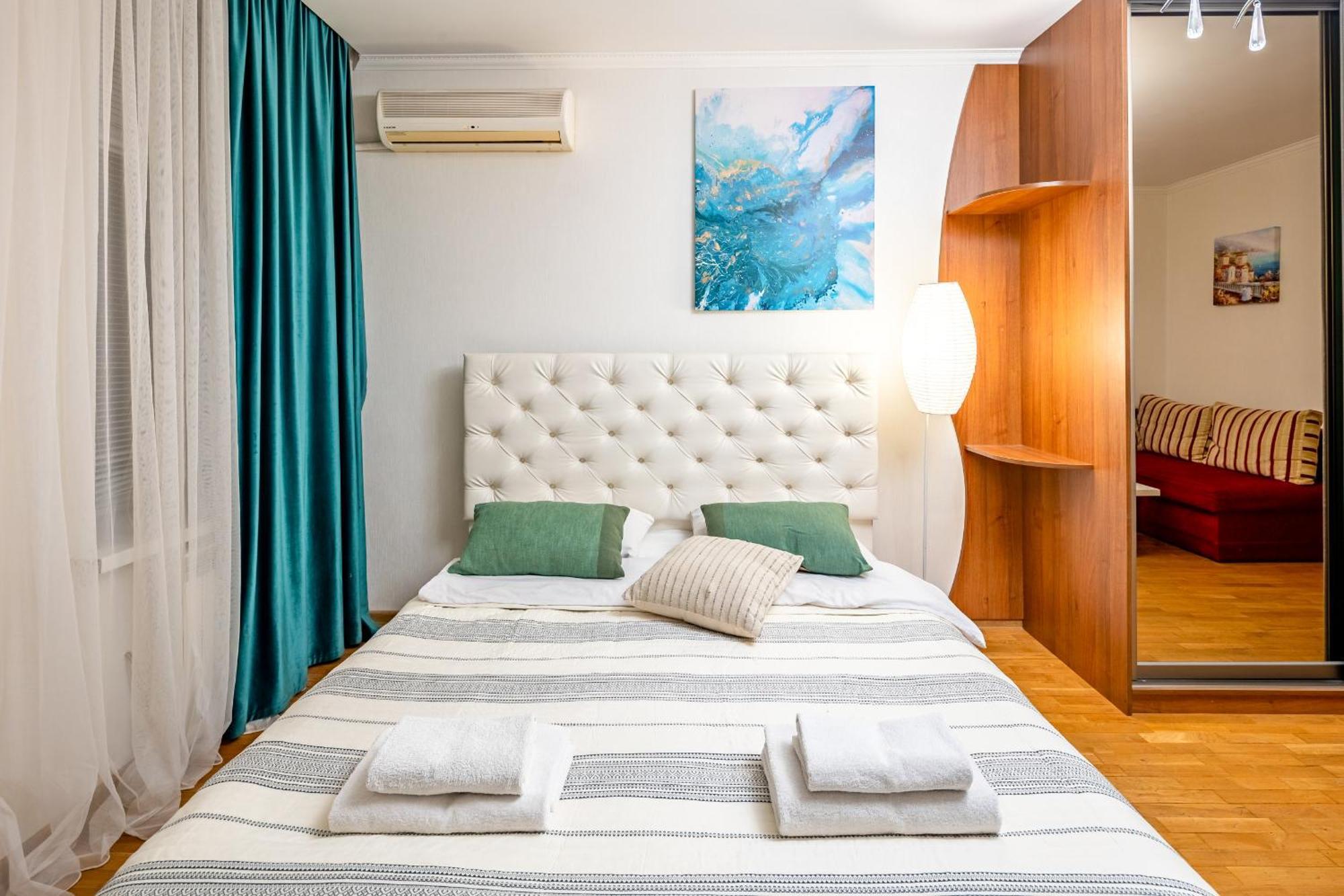 Just Another Comfy Apartment On The Main Squere. 2 Bedrooms, Own Heating, Ac Львов Экстерьер фото