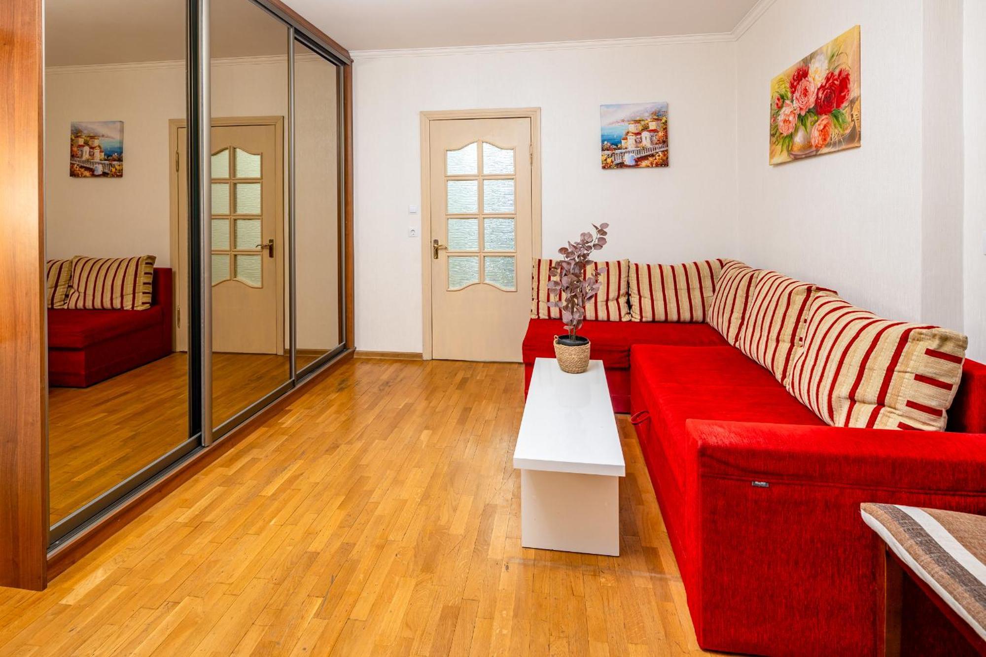 Just Another Comfy Apartment On The Main Squere. 2 Bedrooms, Own Heating, Ac Львов Экстерьер фото